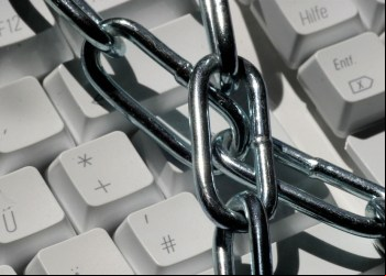 Departamento de Justiça dos EUA confisca endereços de sites usados por hackers russos que se aram por agência do governo