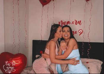 Adversárias no concurso Miss Bumbum, candidatas assumem namoro