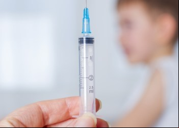 Estratégias para vacinar adolescentes devem envolver ambiente escolar