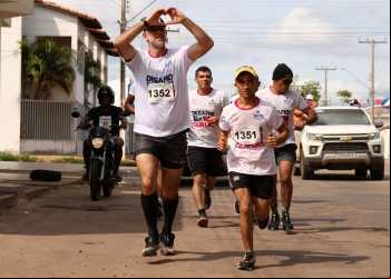 Gurupienses comemoram com caminhada e corrida de Rua o aniversário da cidade