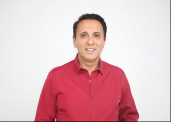 O Deputado Federal Carlos Gaguim, celebra a conquista da aprovação da Medida Provisória, que cria programas habitacionais para a Segurança Pública.