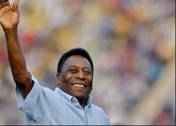Políticos fazem homenagens; Lula diz que Pelé levou nome do país longe