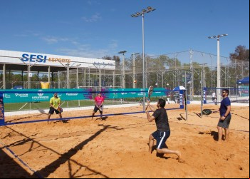 Circuito SESI de Beach Tennis 2023 começa em abril e contará com sete etapas