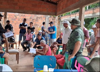 Fiscais ambientais se reúnem com Associação de Pescadores Profissionais do Tocantins