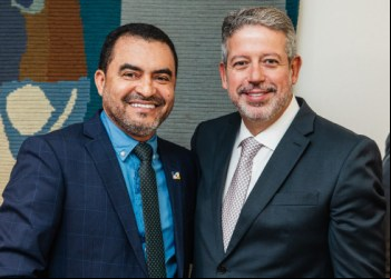 Governador Wanderlei Barbosa participa de encontro com o deputado federal Arthur Lira para debater a Reforma Tributária e defende os interesses do Tocantins