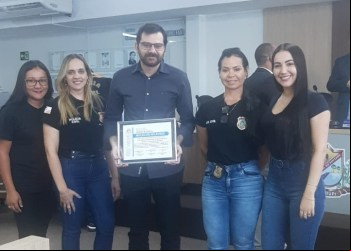 Policiais Civis da 9ª Delegacia de Atendimento à Mulher de Gurupi Recebem Homenagem da Câmara Municipal