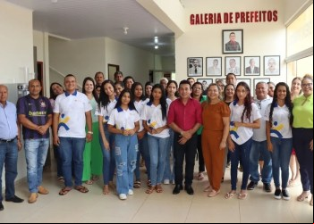 Aparecida do Rio Negro: Gestão Municipal Recebe Alunos do Programa Jovem Trabalhador