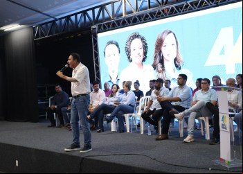 Deputado Federal Carlos Gaguim Prestigia Posse de Josi Nunes como Presidente do Partido União Brasil em Gurupi