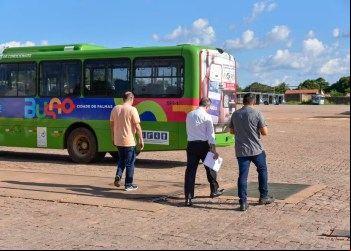 Falta de transporte escolar deixa crianças sem aula em Palmas durante semana de provas