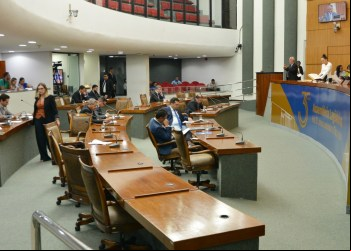 Assembleia Legislativa aprova criação de delegacias e indenizações para servidores do Estado