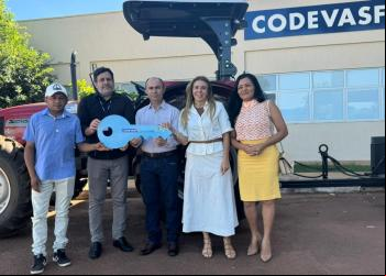 Deputado Carlos Gaguim Fortalece Agricultura Familiar com Entrega de Equipamentos em Goiatins