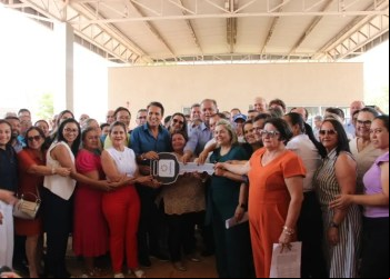 Gaguim entrega caminhonetes para reforçar combate à violência contra a mulher no Tocantins
