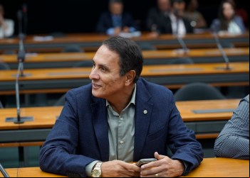 Gaguim propõe projeto para universalizar banheiros no Minha Casa Minha Vida