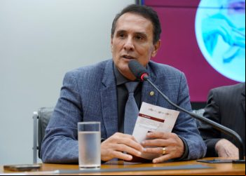 Deputado Gaguim, Líder na CMO, Consegue Aprovação de Recursos para Áreas Essenciais no Orçamento 2025